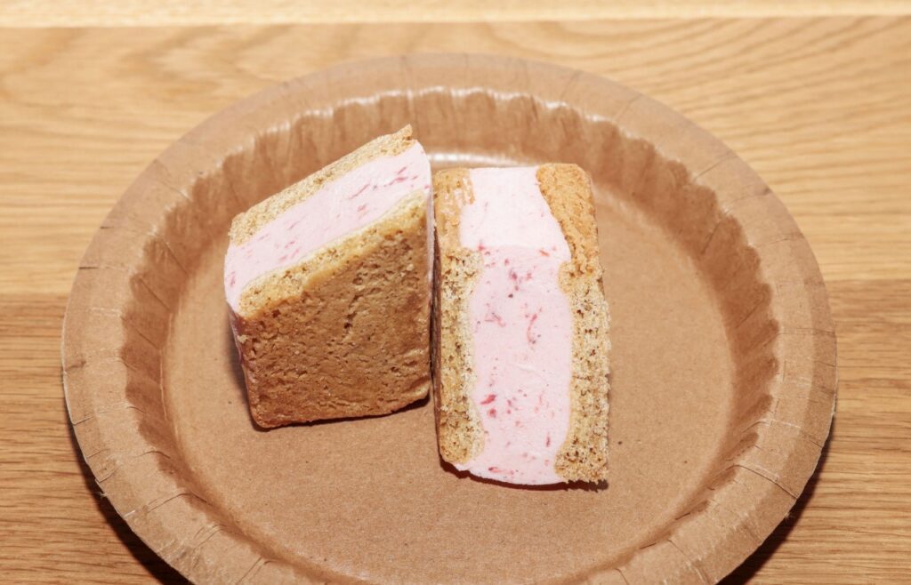 a picture of strawberry shortcake on a plate